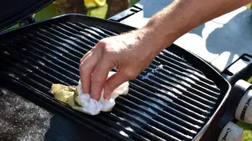 Smokinlicious® Smoking Wood TipsTHE WATER PAN IN SMOKER